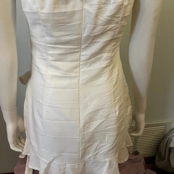 Princess Polly White Mini Dress Elegant and Stylish - Picture 8 of 11